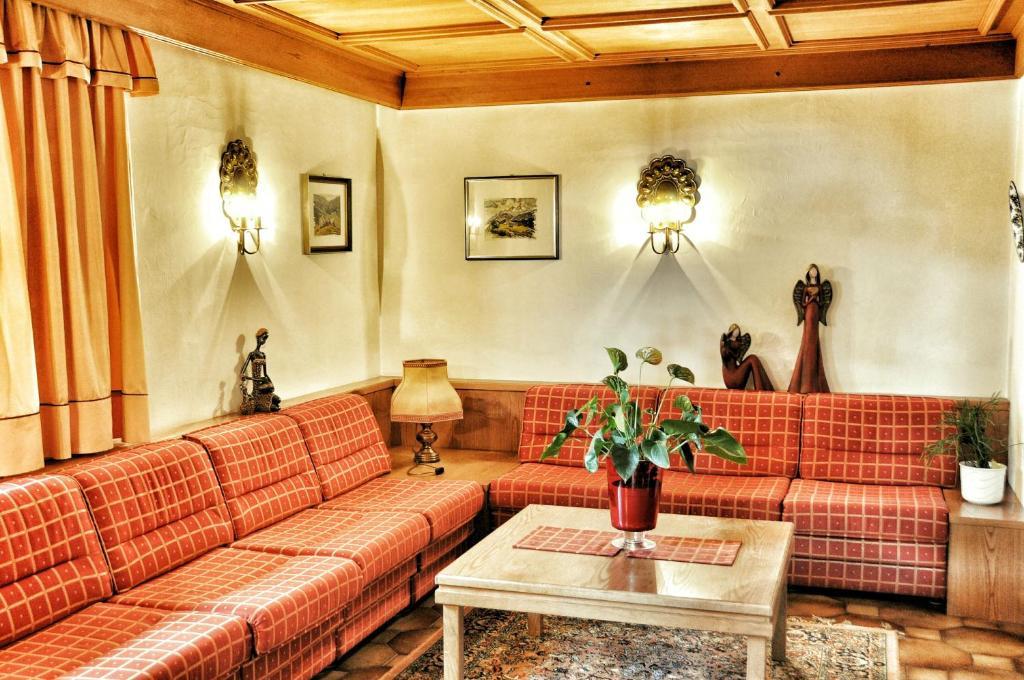 Panorama Garni Ingrid Otel Dobbiaco Dış mekan fotoğraf