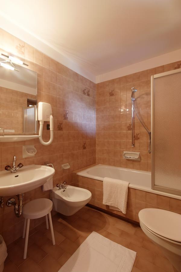 Panorama Garni Ingrid Otel Dobbiaco Dış mekan fotoğraf
